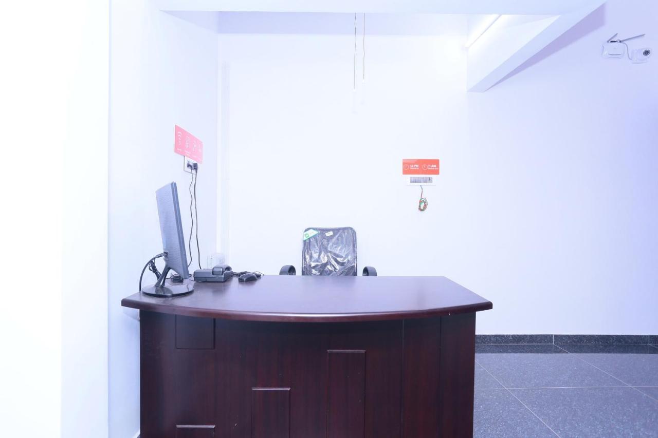 Oyo 26697 United Residency Hotel Kazhakuttam Esterno foto